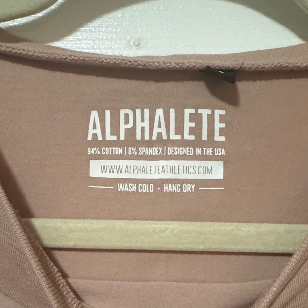 Alphalete Dusty Rose Cropped Tee - Picture 2 of 3